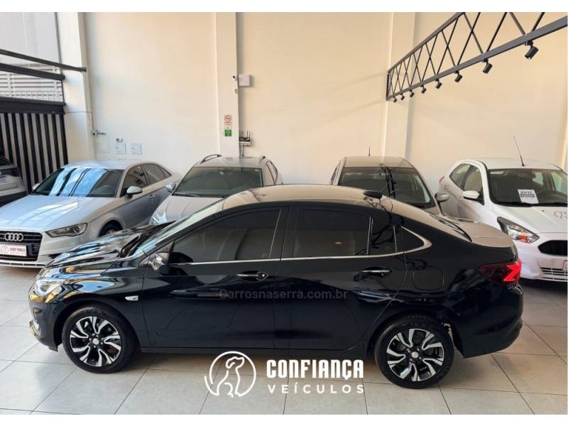 CHEVROLET - ONIX - 2022/2023 - Preta - R$ 92.900,00