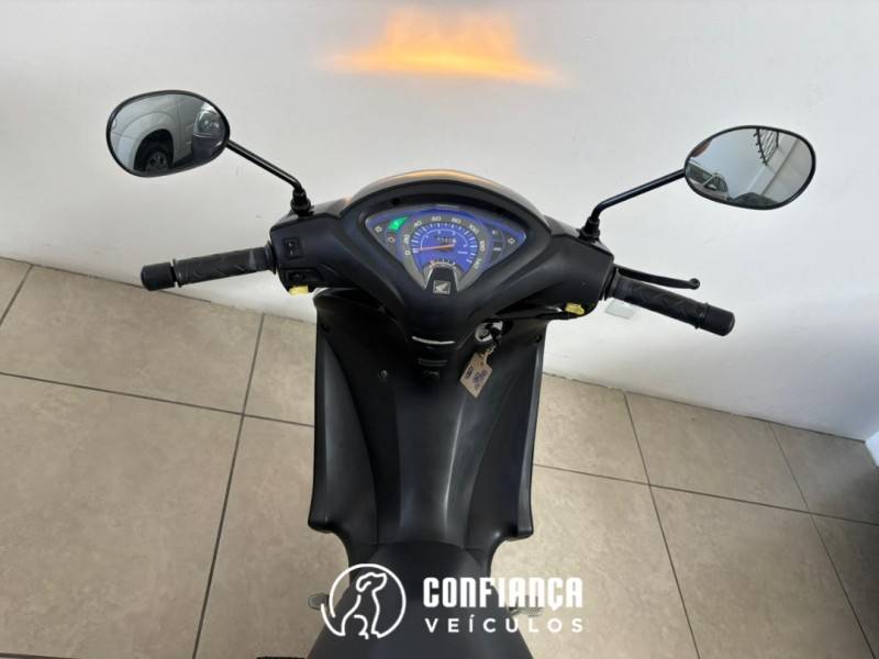 HONDA - BIZ 125 - 2011/2011 - Preta - R$ 10.900,00
