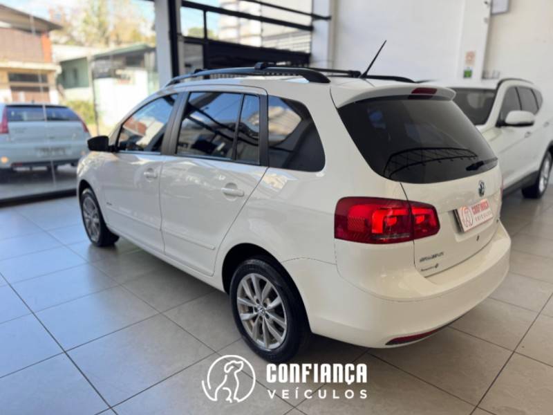VOLKSWAGEN - SPACEFOX - 2012/2013 - Branca - R$ 39.900,00