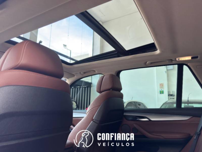 BMW - X5 - 2017/2018 - Azul - R$ 195.900,00