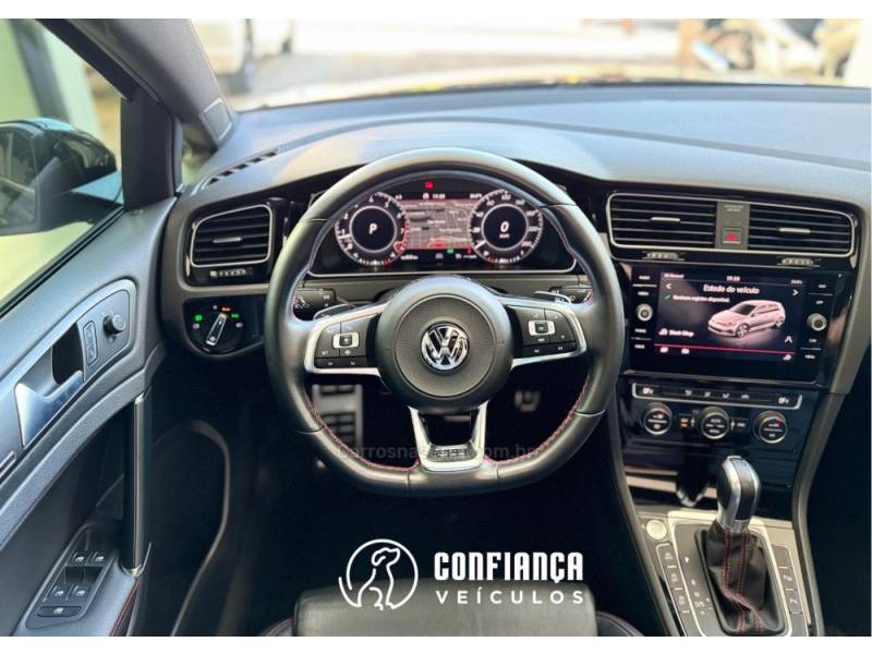 VOLKSWAGEN - GOLF - 2019/2019 - Preta - R$ 219.900,00