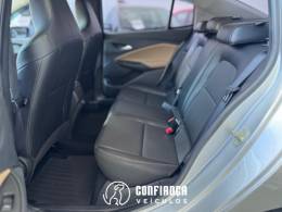 CHEVROLET - ONIX - 2022/2023 - Prata - R$ 87.900,00