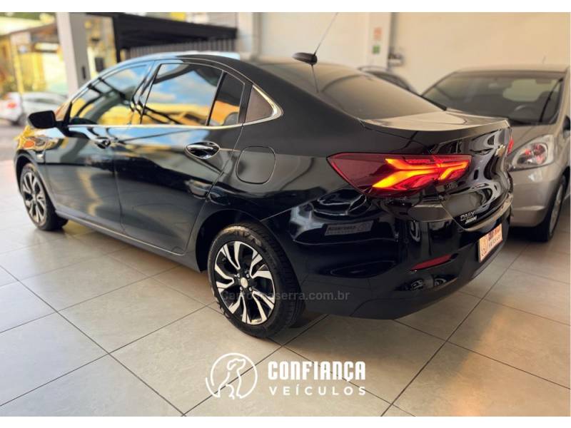 CHEVROLET - ONIX - 2022/2023 - Preta - R$ 92.900,00