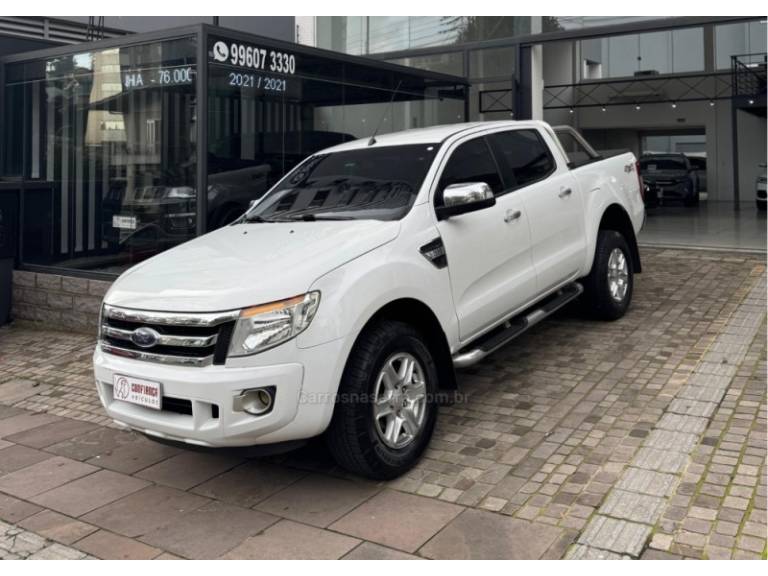 FORD - RANGER - 2012/2013 - Branca - R$ 103.900,00