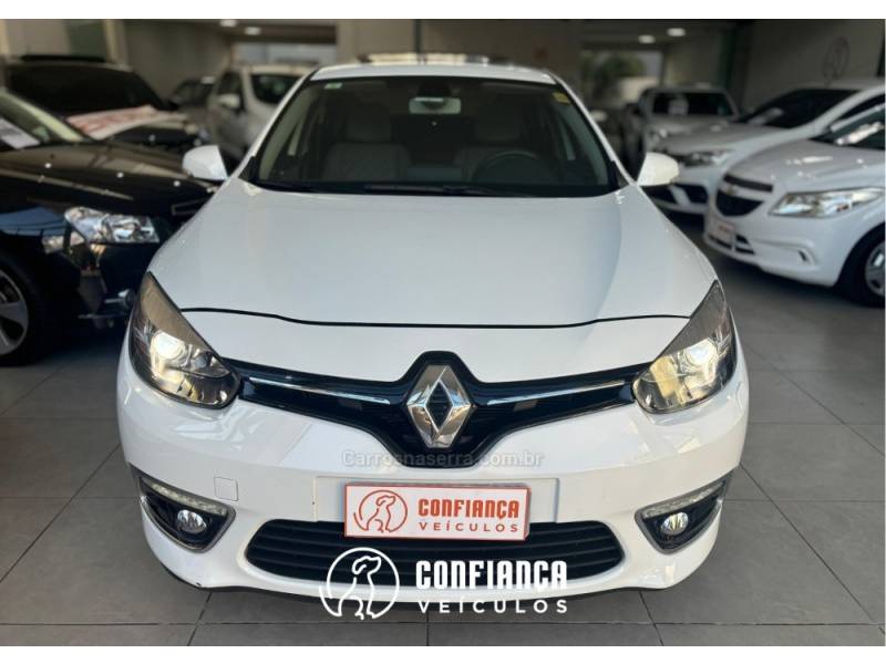 RENAULT - FLUENCE - 2014/2015 - Branca - R$ 61.900,00