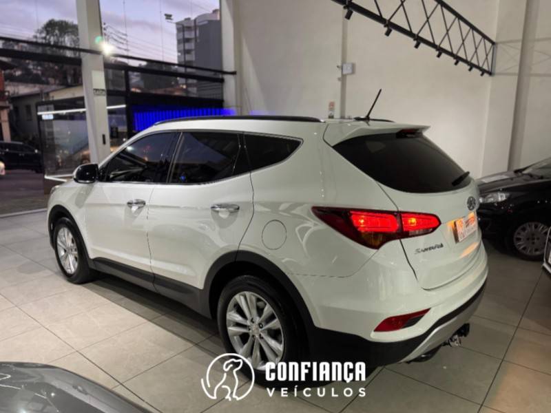 HYUNDAI - SANTA FÉ - 2015/2016 - Branca - R$ 99.900,00