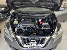 NISSAN - KICKS - 2016/2017 - Cinza - R$ 83.900,00