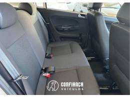 VOLKSWAGEN - GOL - 2017/2017 - Branca - R$ 46.900,00