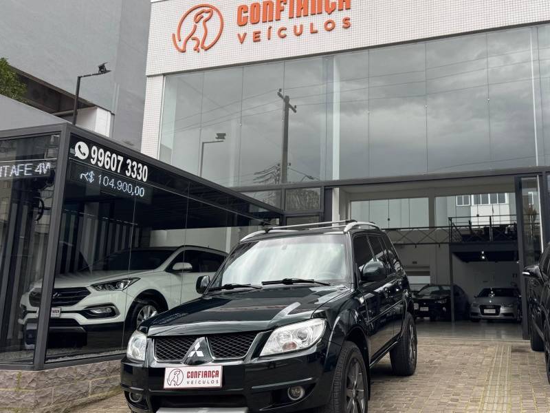 MITSUBISHI - PAJERO TR4 - 2012/2013 - Verde - R$ 66.900,00