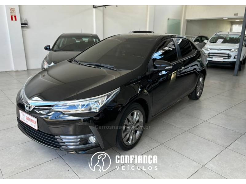 TOYOTA - COROLLA - 2018/2019 - Preta - R$ 115.900,00