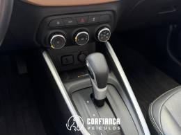 CHEVROLET - ONIX - 2022/2023 - Prata - R$ 87.900,00