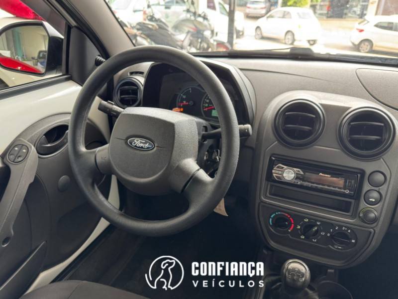 FORD - KA - 2008/2009 - Branca - R$ 22.900,00
