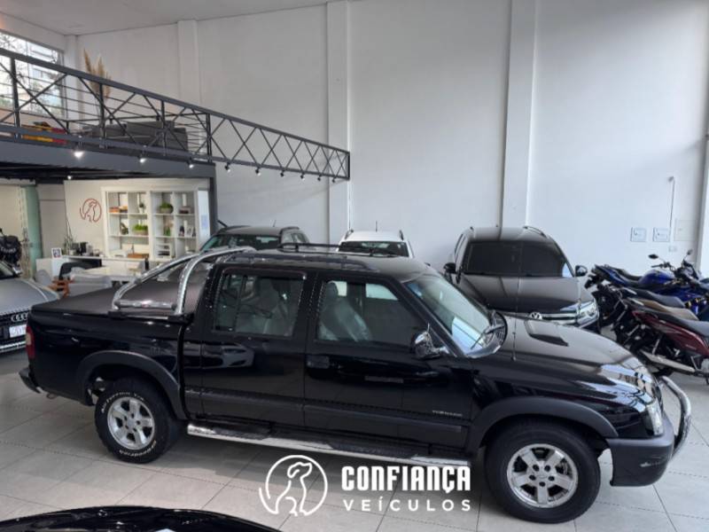 CHEVROLET - S10 - 2005/2006 - Preta - R$ 61.900,00