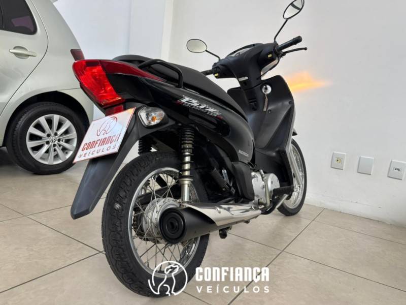 HONDA - BIZ 125 - 2011/2011 - Preta - R$ 10.900,00