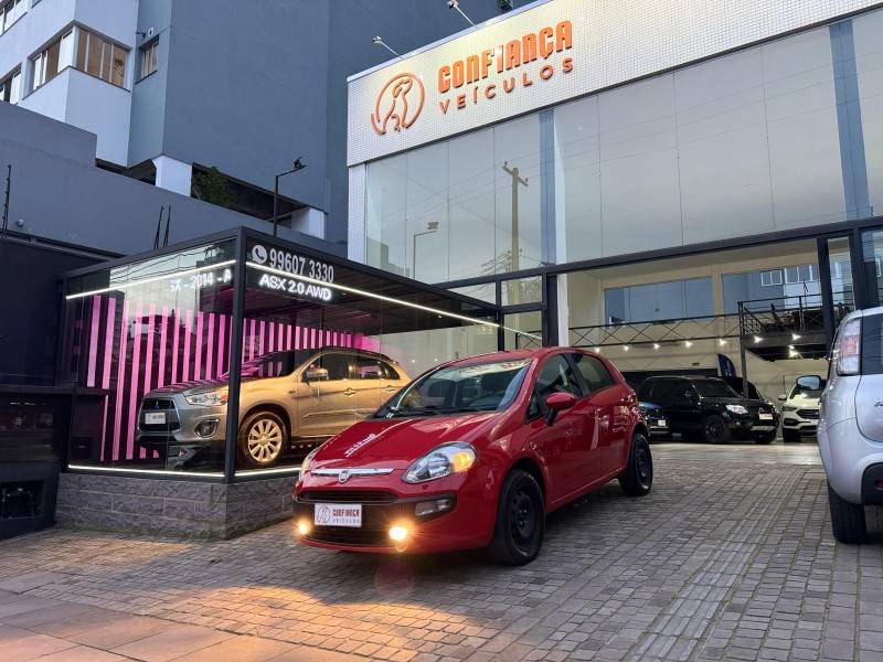 FIAT - PUNTO - 2014/2015 - Vermelha - R$ 44.900,00