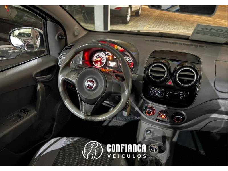 FIAT - PALIO - 2015/2016 - Branca - R$ 39.900,00