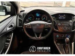 FORD - FOCUS - 2015/2016 - Branca - R$ 59.900,00