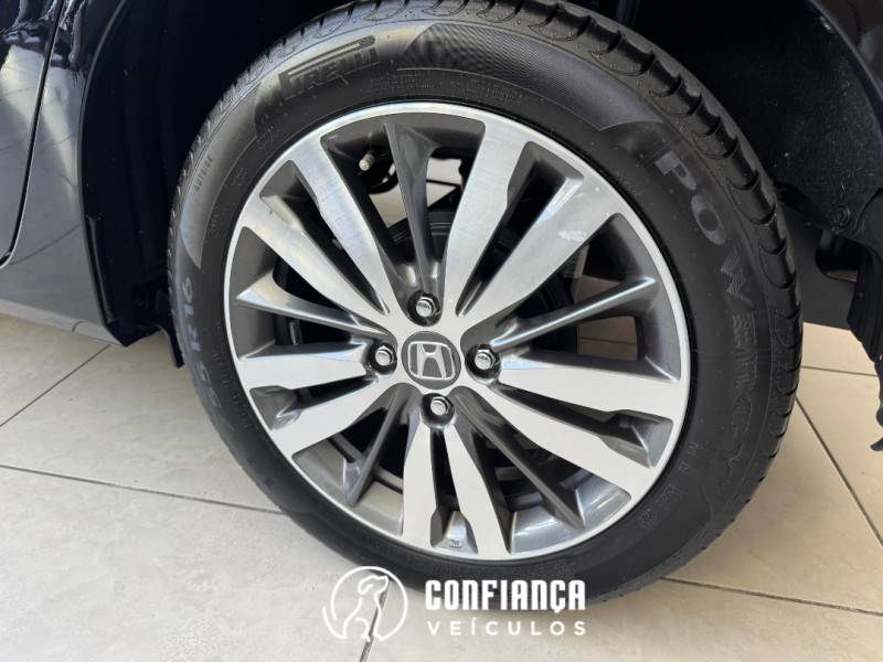 HONDA - FIT - 2015/2016 - Preta - R$ 69.900,00