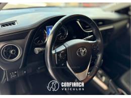 TOYOTA - COROLLA - 2018/2019 - Preta - R$ 112.900,00