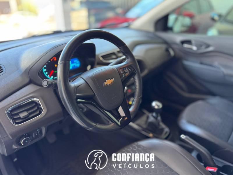 CHEVROLET - PRISMA - 2016/2017 - Branca - R$ 59.900,00