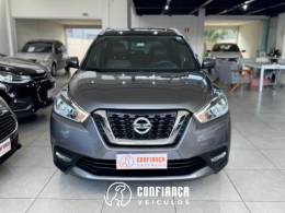 NISSAN - KICKS - 2016/2017 - Cinza - R$ 83.900,00