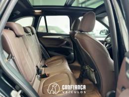 BMW - X1 - 2020/2021 - Preta - R$ 194.900,00