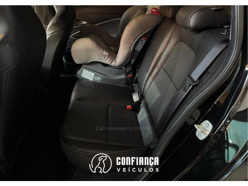 CHEVROLET - ONIX - 2022/2023 - Preta - R$ 92.900,00