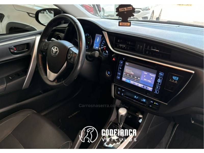 TOYOTA - COROLLA - 2018/2019 - Preta - R$ 115.900,00