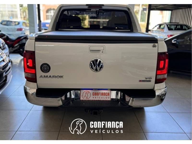 VOLKSWAGEN - AMAROK - 2018/2019 - Branca - R$ 183.900,00