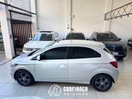 CHEVROLET - ONIX - 2018/2019 - Prata - R$ 62.900,00