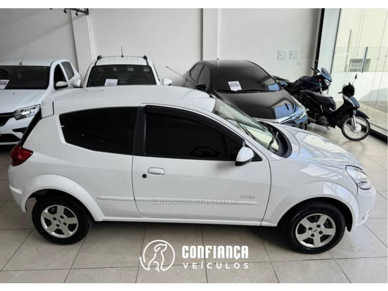 FORD - KA - 2008/2009 - Branca - R$ 22.900,00