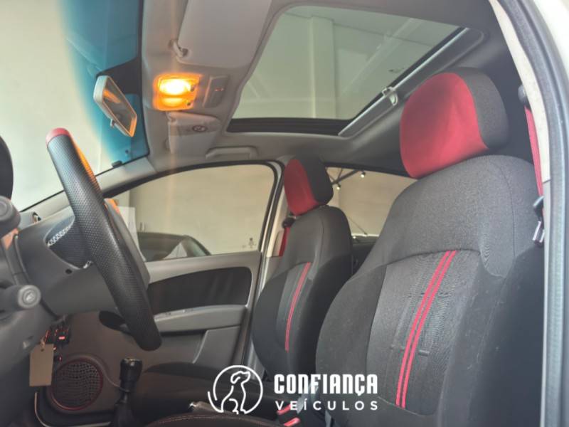 FIAT - PALIO - 2013/2013 - Branca - R$ 42.900,00