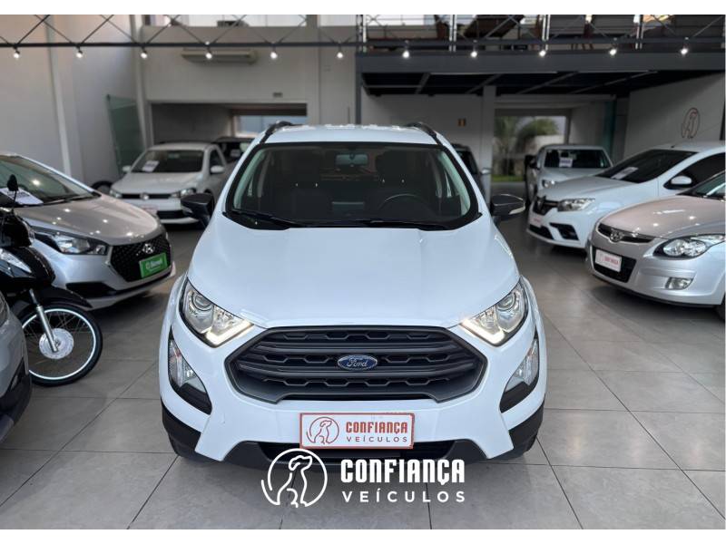 FORD - ECOSPORT - 2017/2018 - Branca - R$ 74.900,00