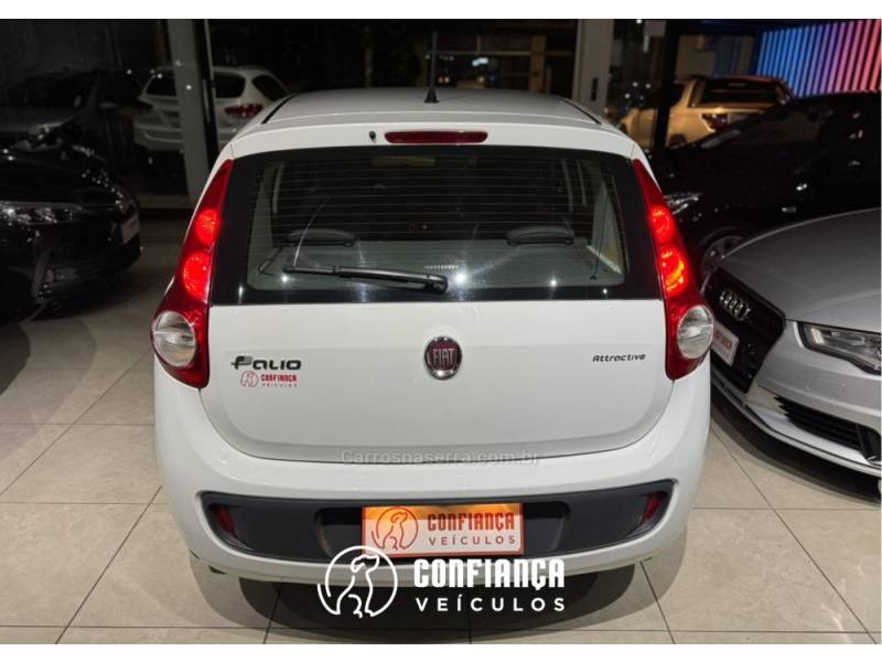 FIAT - PALIO - 2015/2016 - Branca - R$ 39.900,00