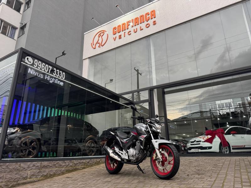 HONDA - CB 250F TWISTER - 2017/2018 - Prata - R$ 18.900,00