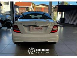 MERCEDES-BENZ - C 250 - 2013/2014 - Branca - R$ 105.900,00