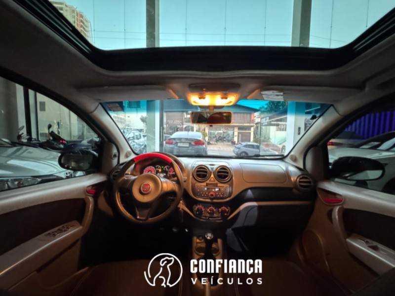 FIAT - PALIO - 2013/2013 - Branca - R$ 42.900,00
