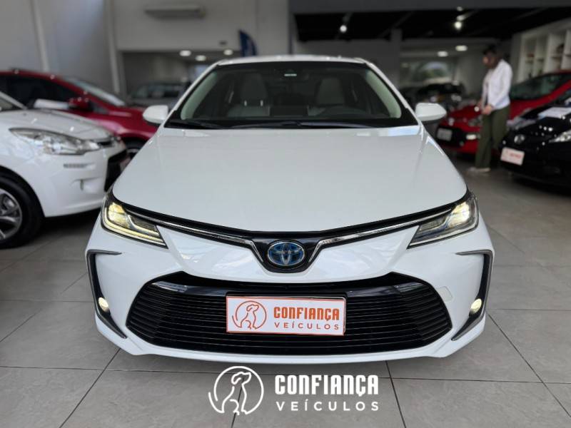 TOYOTA - COROLLA - 2020/2020 - Branca - R$ 132.900,00