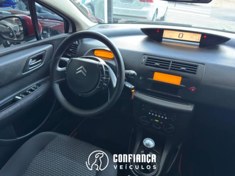 CITROËN - C4 - 2013/2014 - Branca - R$ 39.900,00
