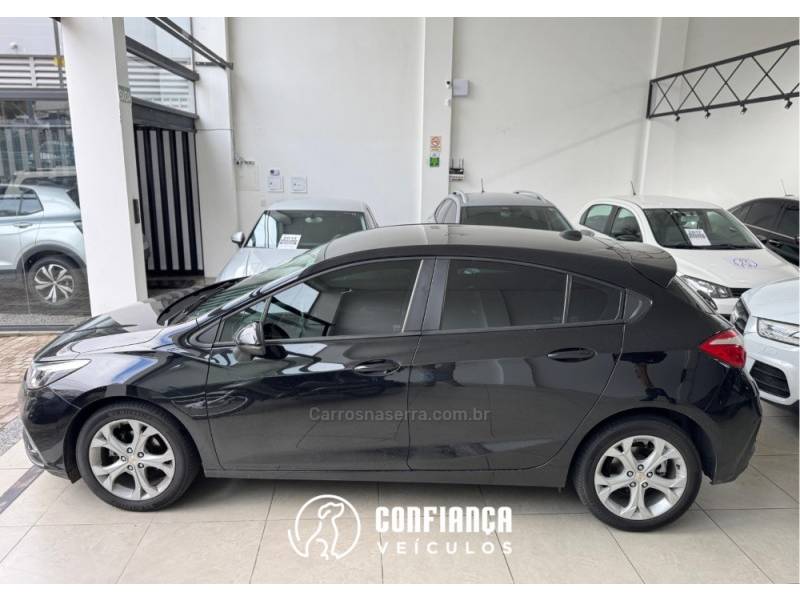 CHEVROLET - CRUZE - 2018/2019 - Preta - R$ 88.900,00