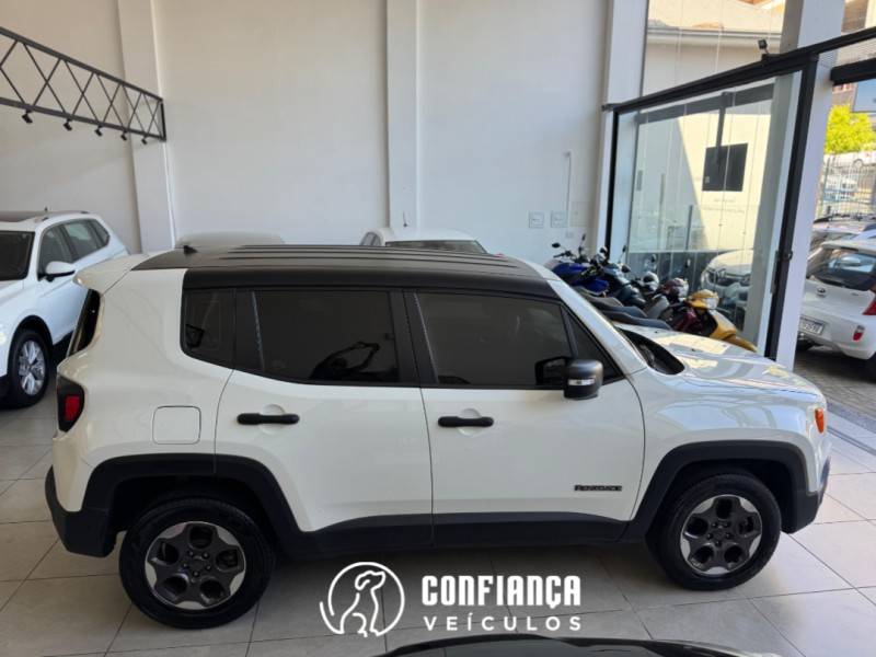 JEEP - RENEGADE - 2015/2016 - Branca - R$ 79.900,00
