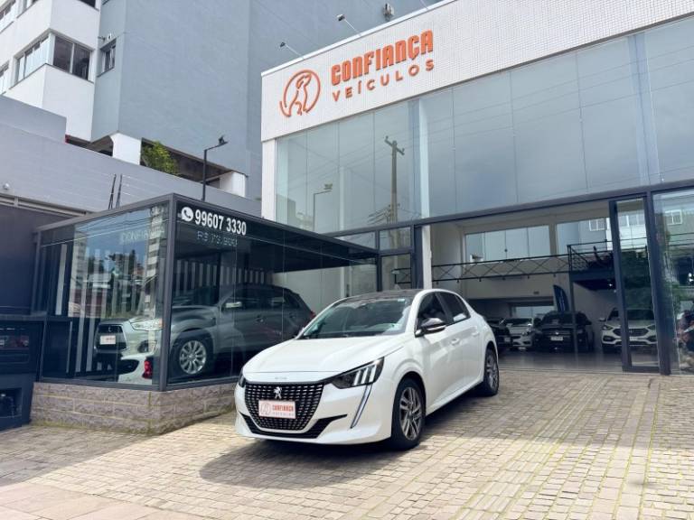 PEUGEOT - 208 - 2021/2022 - Branca - R$ 89.900,00