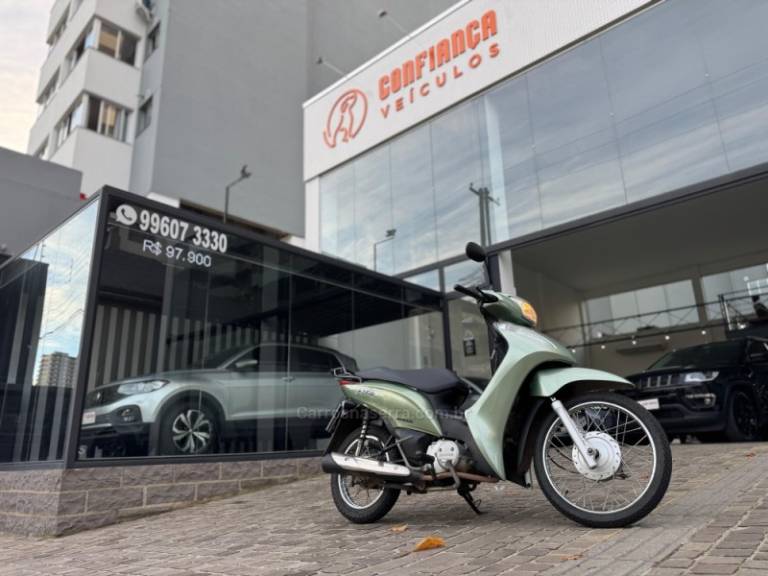 HONDA - BIZ 125 - 2011/2011 - Verde - R$ 10.790,00