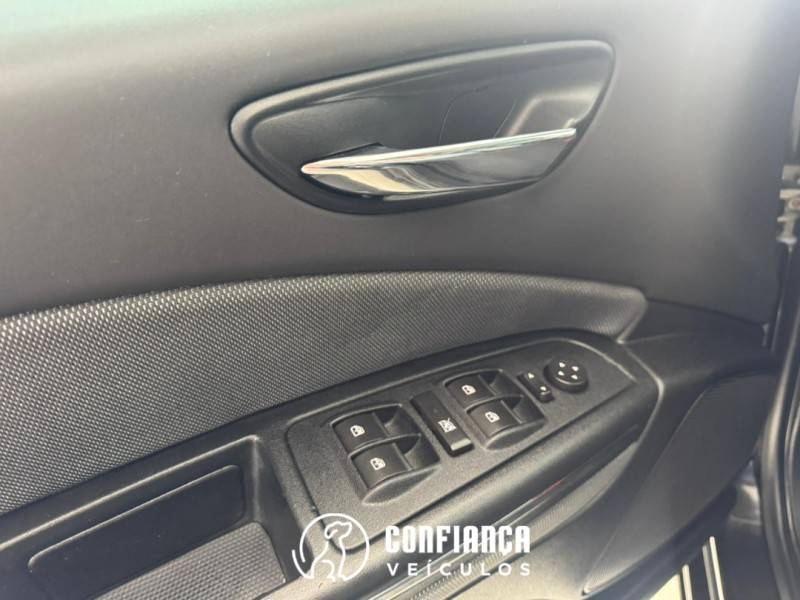 FIAT - BRAVO - 2011/2012 - Preta - R$ 33.900,00