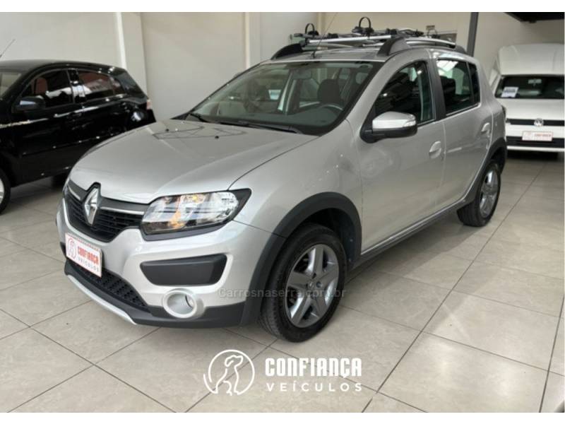 RENAULT - SANDERO - 2018/2019 - Prata - R$ 55.900,00