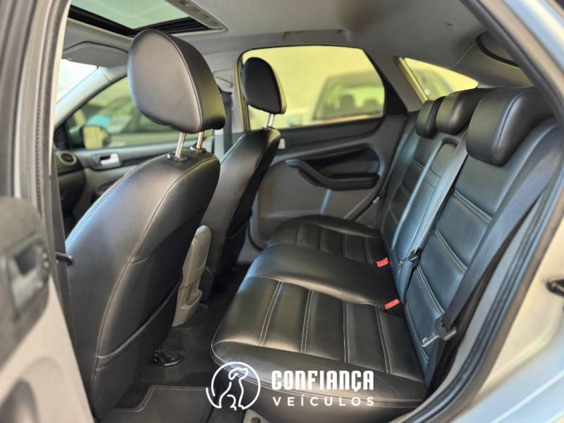 FORD - FOCUS - 2009/2009 - Prata - R$ 38.900,00