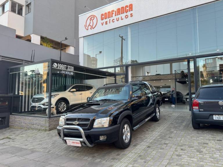 CHEVROLET - S10 - 2005/2006 - Preta - R$ 61.900,00