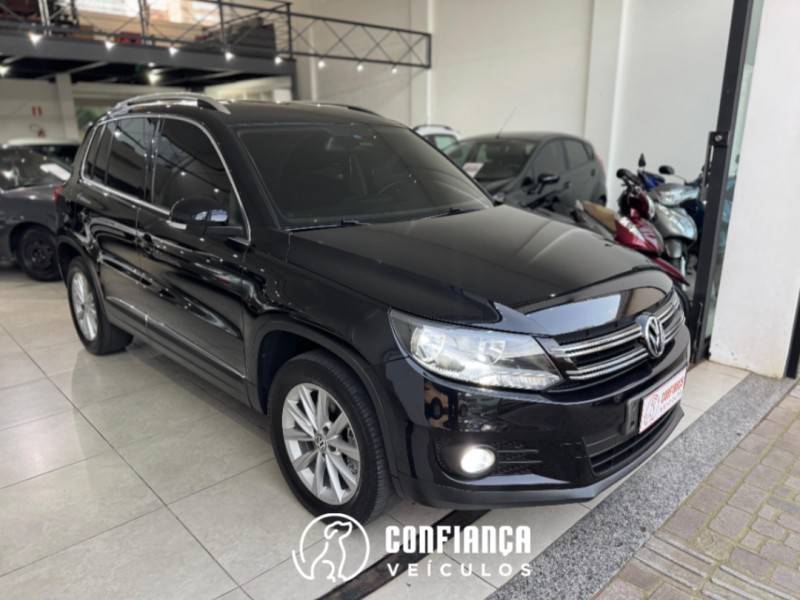 VOLKSWAGEN - TIGUAN - 2012/2012 - Preta - R$ 59.900,00