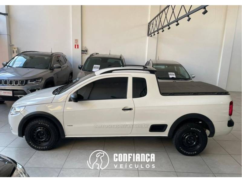 VOLKSWAGEN - SAVEIRO - 2010/2011 - Branca - R$ 37.900,00