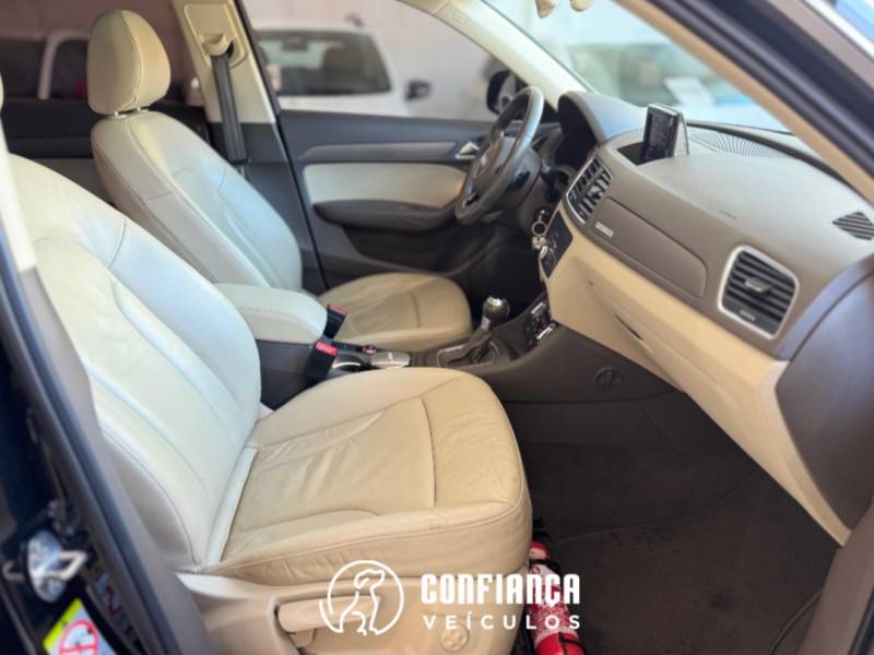 AUDI - Q3 - 2014/2015 - Preta - R$ 89.900,00